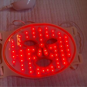 Omnilux red light mask